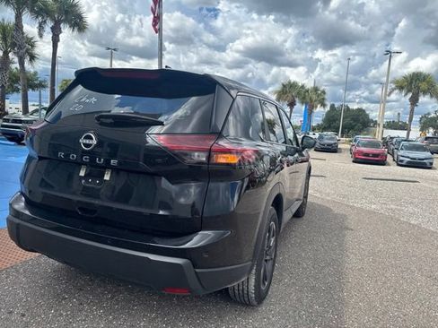 Used 2025 Nissan Rogue SV FWD image 28