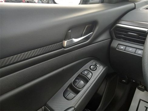 Used 2024 Nissan Altima 2.5 SV image 23