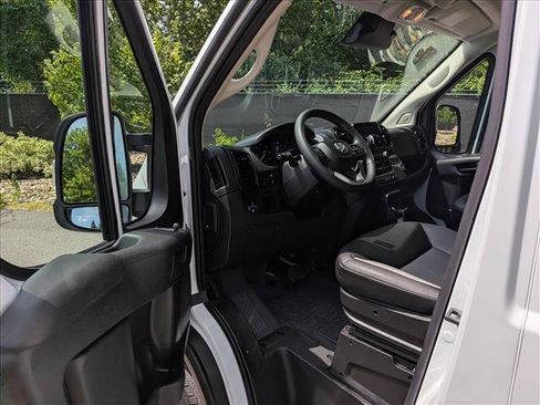 Used 2025 RAM ProMaster 2500 w/ Convenience Group FWD image 18