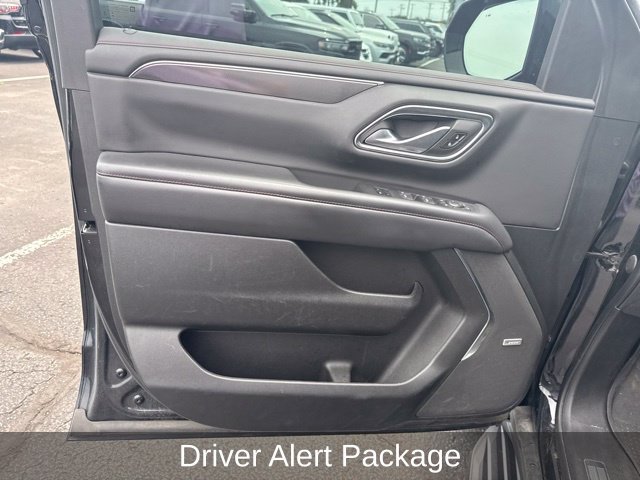 Used 2022 Chevrolet Suburban RST w/ Luxury Package AWD/4WD image 12