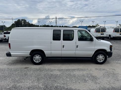 Used 2011 Ford E-250 and Econoline 250 Extended w/ Crew Van Pkg RWD image 5