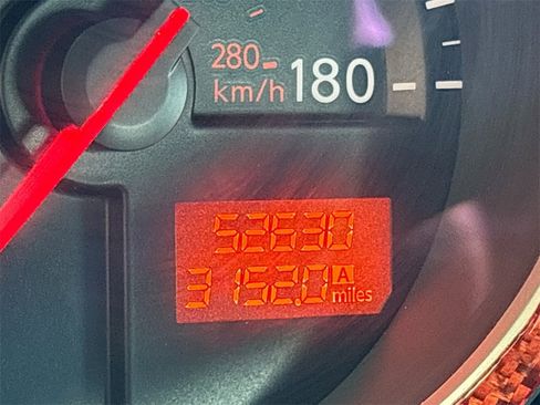 Used 2020 Nissan 370Z Base image 12