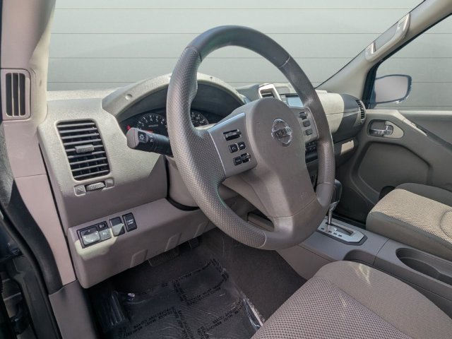Used 2020 Nissan Frontier SV w/ Midnight Edition Floor Mats RWD image 12