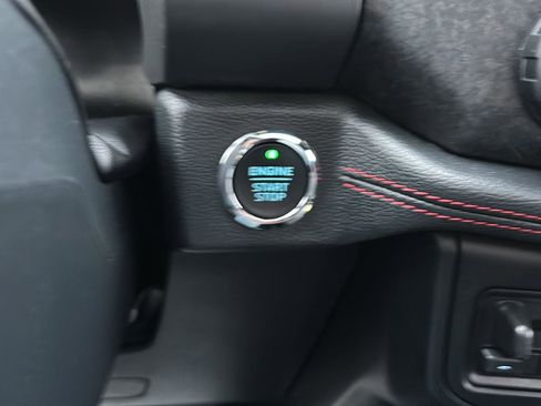 Used 2024 Ford Expedition Limited image 33