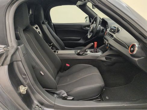 Used 2018 FIAT 124 Spider Classica RWD image 10