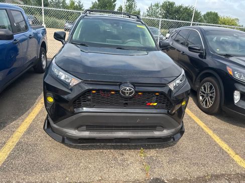 Used 2020 Toyota RAV4 LE w/ All Weather Liner Package AWD/4WD image 25