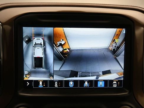 Used 2022 Chevrolet Silverado 2500 High Country w/ Safety Package II image 21