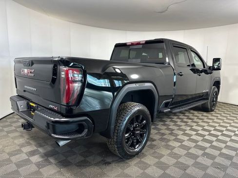 Used 2024 GMC Sierra 2500 AT4 w/ AT4 Premium Plus Package image 3