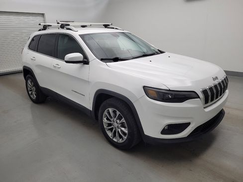 Used 2019 Jeep Cherokee Latitude Plus w/ Comfort/Convenience Group FWD image 11