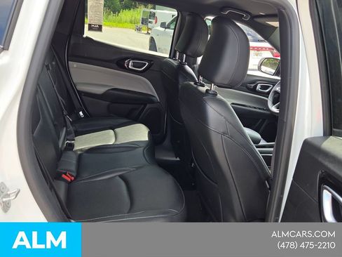 Used 2025 Jeep Compass Limited AWD/4WD image 16