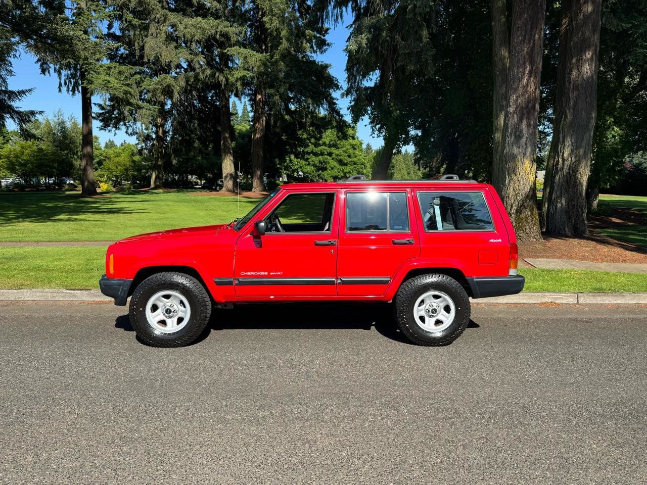 Used 2000 Jeep Cherokee Sport AWD/4WD image 2