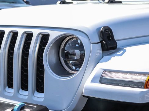 Used 2023 Jeep Wrangler Unlimited Sahara AWD/4WD image 8