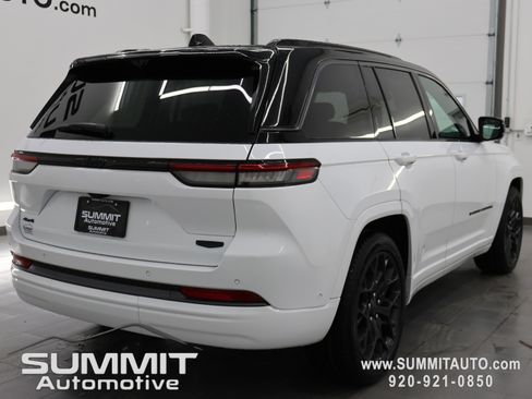New 2026 Jeep Grand Cherokee Summit image 5