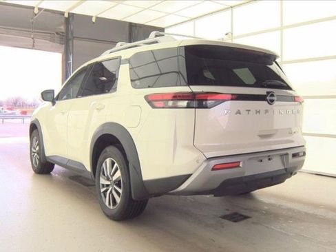 Used 2023 Nissan Pathfinder SL image 4