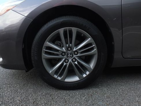 Used 2015 Toyota Camry SE FWD image 9