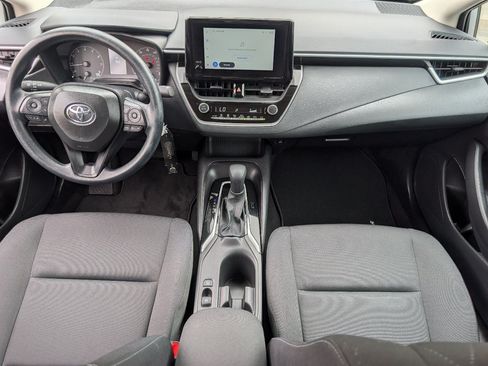 Used 2025 Toyota Corolla LE FWD image 4