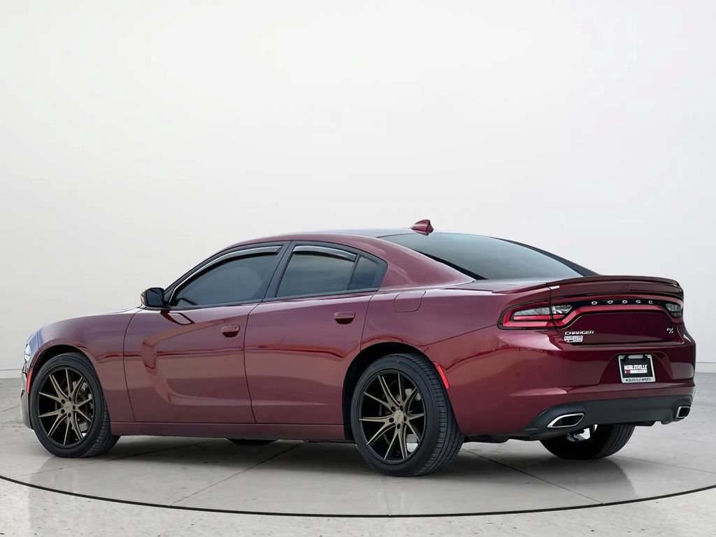Used 2017 Dodge Charger R/T RWD image 3