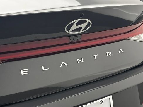 Used 2024 Hyundai Elantra SEL w/ Convenience Package FWD image 7