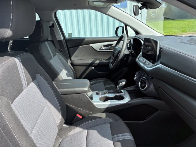Used 2025 Chevrolet Blazer LT AWD/4WD image 18