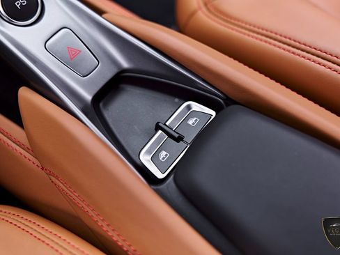 Used 2022 Ferrari F8 Tributo RWD image 73