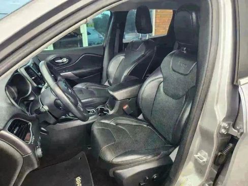 Used 2019 Jeep Cherokee Limited image 31