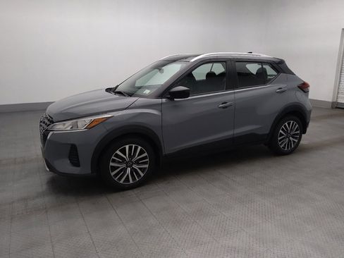 Used 2023 Nissan Kicks SV FWD image 2