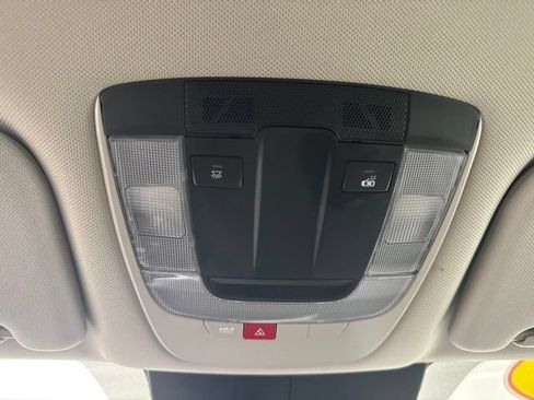 Used 2025 Kia Sorento S FWD image 26