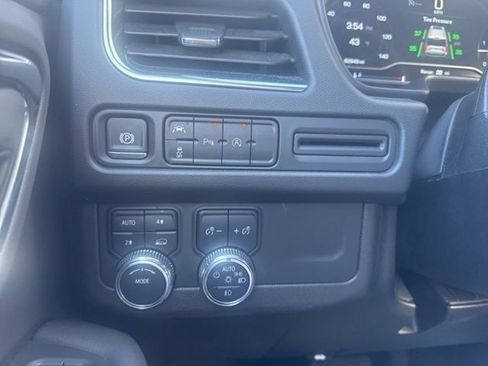 Used 2024 GMC Yukon SLE AWD/4WD image 31