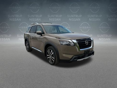 Used 2024 Nissan Pathfinder Platinum w/ Cargo Package FWD image 41