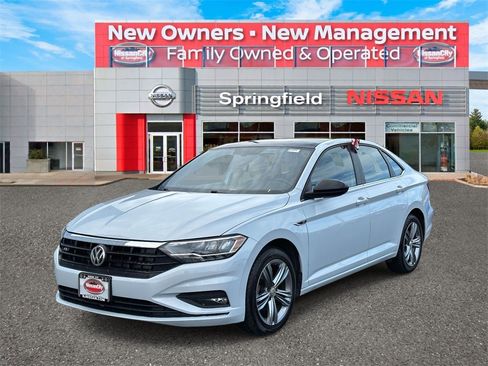 Used 2019 Volkswagen Jetta R-Line image 2