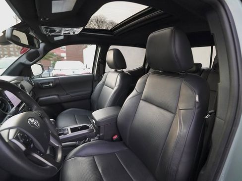 Certified 2023 Toyota Tacoma TRD Off-Road image 12