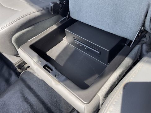 Used 2015 RAM 1500 Tradesman w/ Power & Remote Entry Group image 29