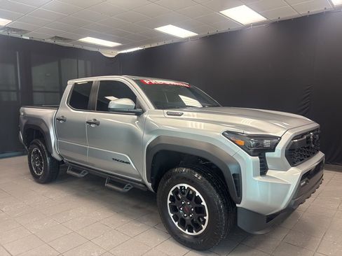 Used 2025 Toyota Tacoma TRD Off-Road image 1
