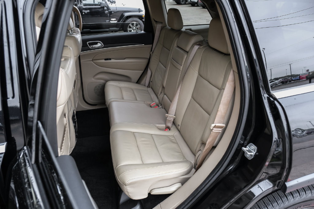 Used 2022 Jeep Grand Cherokee Limited w/ Tech Group RWD image 48