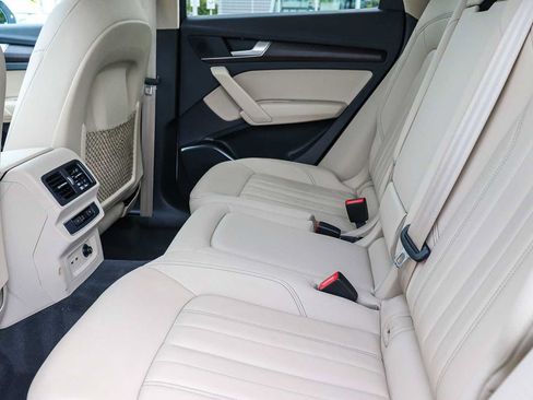 Used 2023 Audi Q5 2.0T Premium w/ Convenience Package AWD/4WD image 19