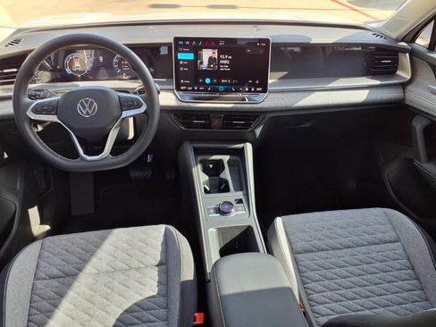Certified 2025 Volkswagen Tiguan S image 12