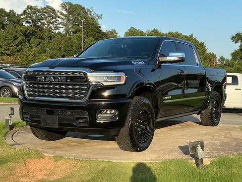 Used 2025 RAM 1500 Limited AWD/4WD image 3