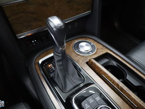 Used 2022 Nissan Armada SL image 19