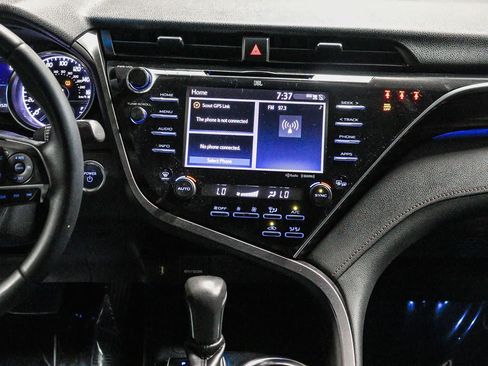 Certified 2018 Toyota Camry XLE w/ Audio Package FWD image 16