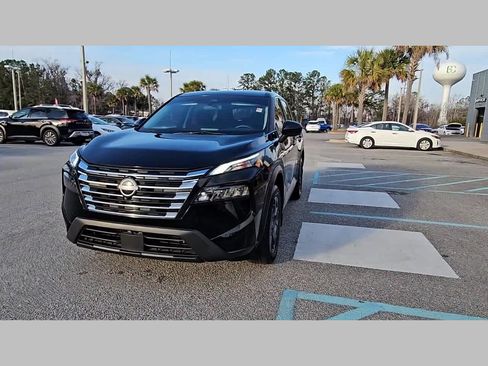 Used 2024 Nissan Rogue SV image 23