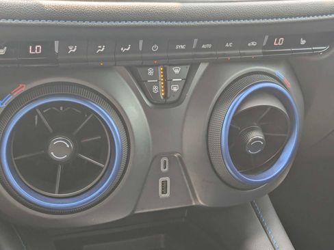 Used 2023 Chevrolet Blazer RS FWD image 30