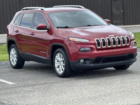 Used 2015 Jeep Cherokee Latitude image 3