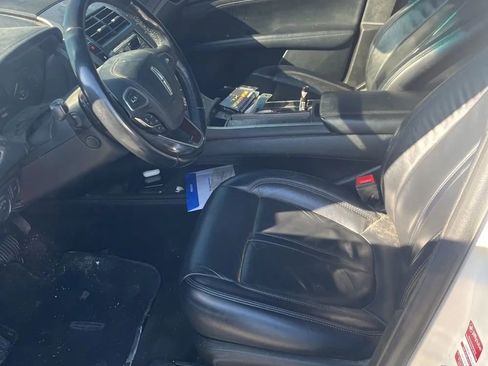 Used 2018 Lincoln MKZ Select w/ Select Plus Package AWD/4WD image 2