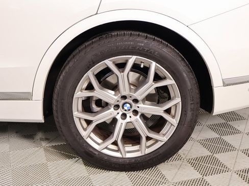 Used 2024 BMW X7 xDrive40i image 21