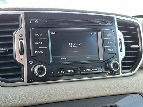 Used 2019 Kia Sportage LX image 16