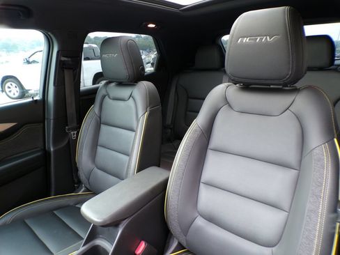 Used 2024 Chevrolet TrailBlazer ACTIV w/ Convenience Package FWD image 11