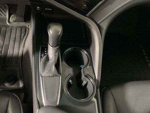Used 2019 Toyota Camry LE image 27