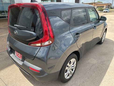 Used 2020 Kia Soul LX FWD image 7