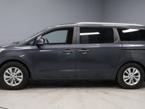 Used 2016 Kia Sedona LX image 6