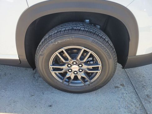 New 2026 GMC Acadia Elevation image 9